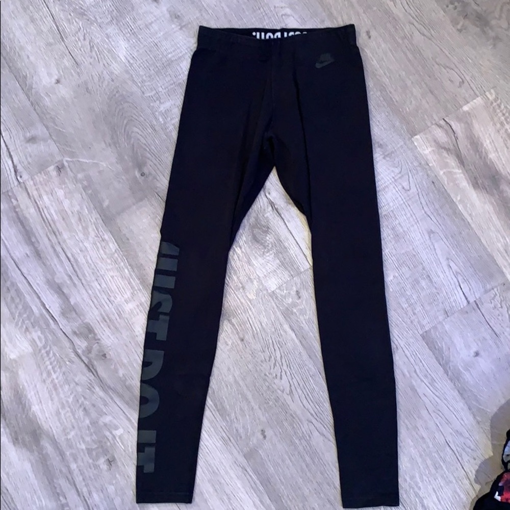 Black leggings